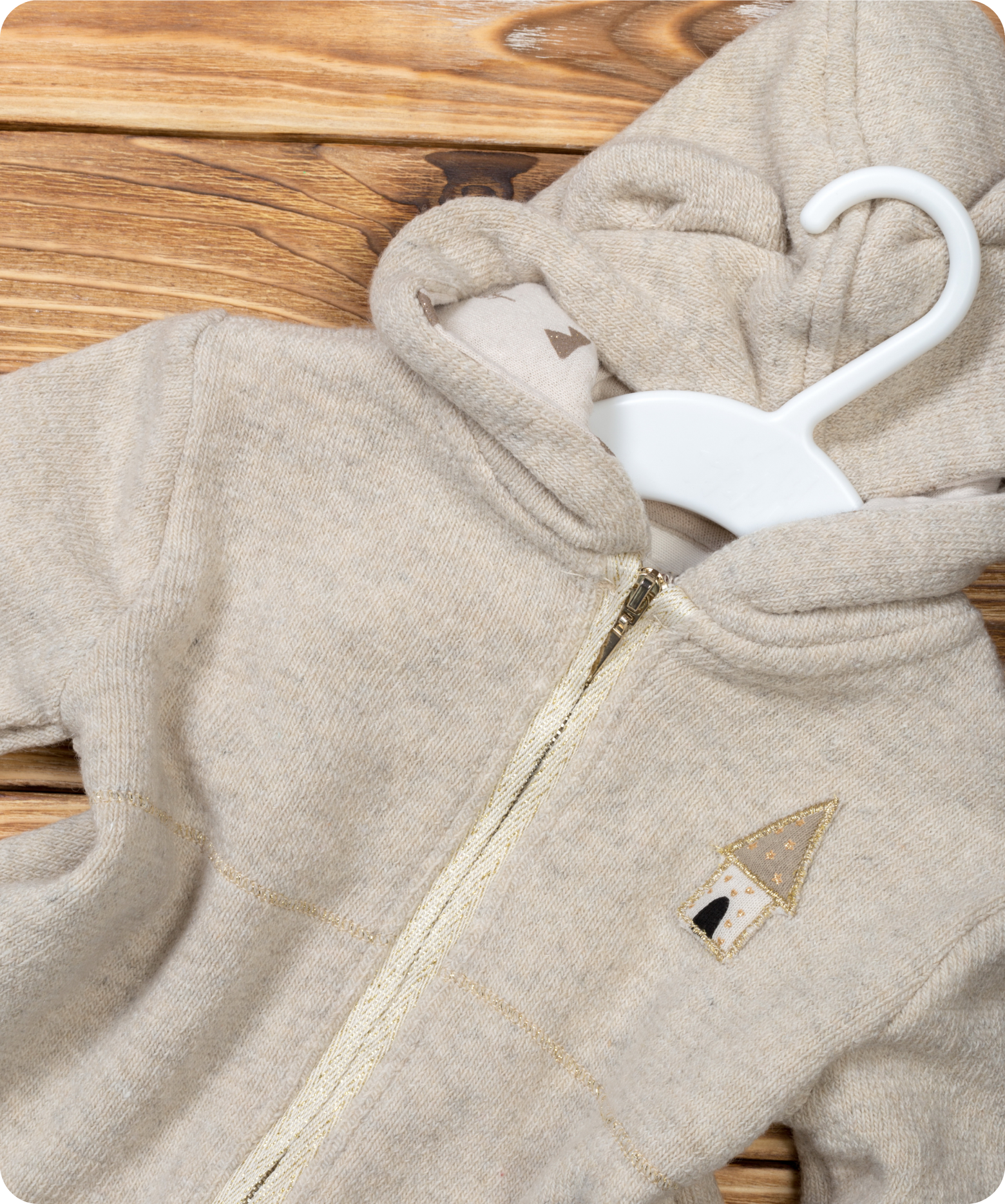 Hoodie manufactured from recycled-yarn fleece