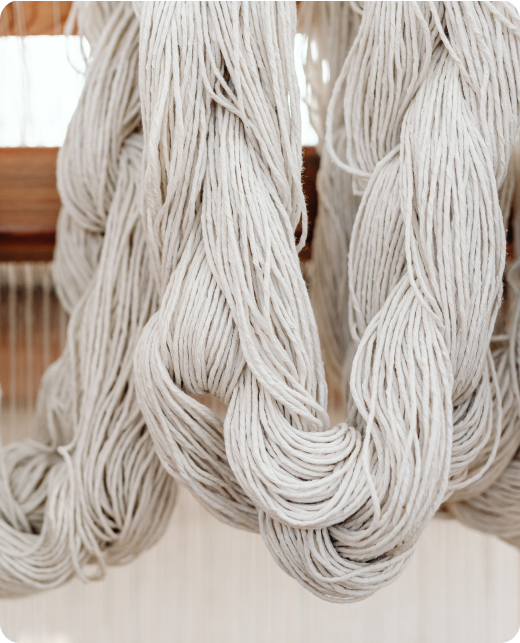 Tracksuit manufactured from recycled-yarn fleece