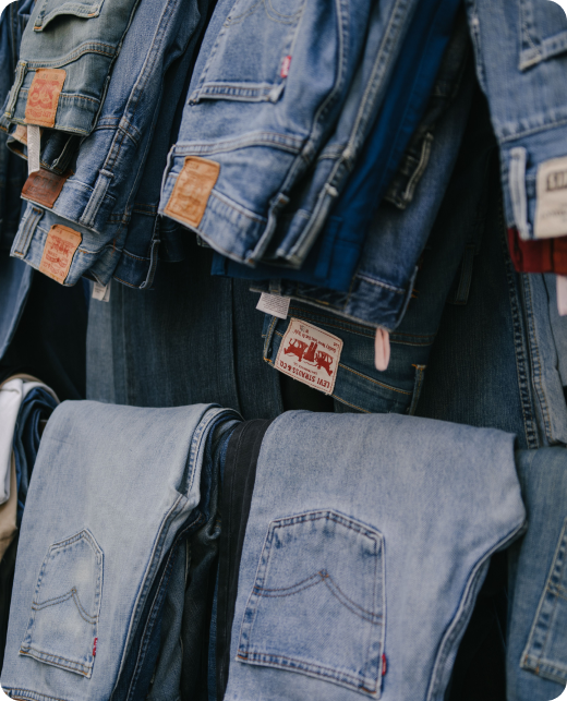 Streetwear garments made from recycled-yarn fleece
